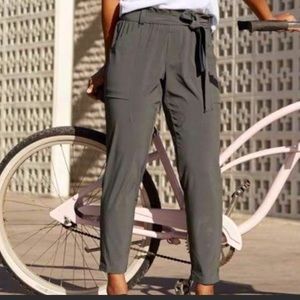 Athleta Skyline Belted Featherweight Tapered Joggers